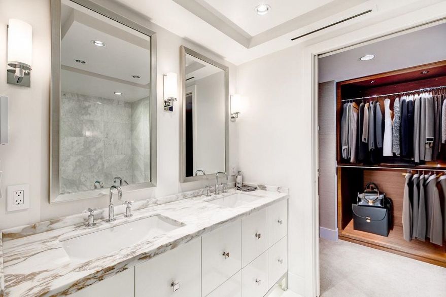 3704 667 Howe Street