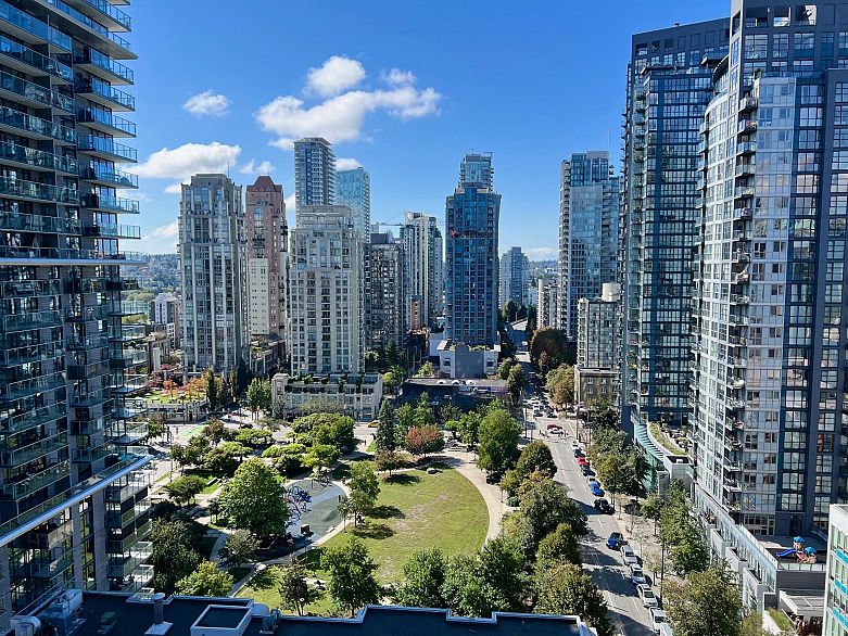 2010 1082 Seymour Street