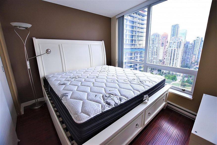 2010 1082 Seymour Street