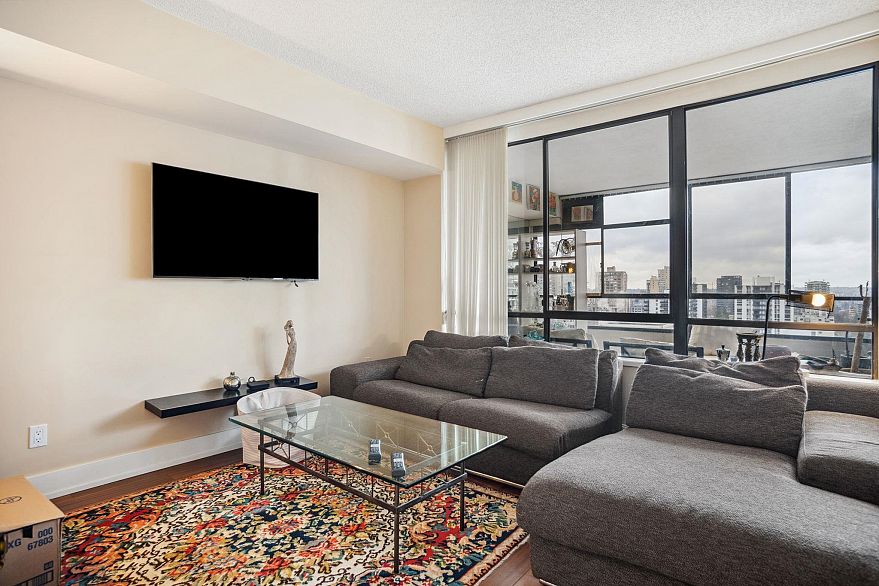 1904 738 Broughton Street