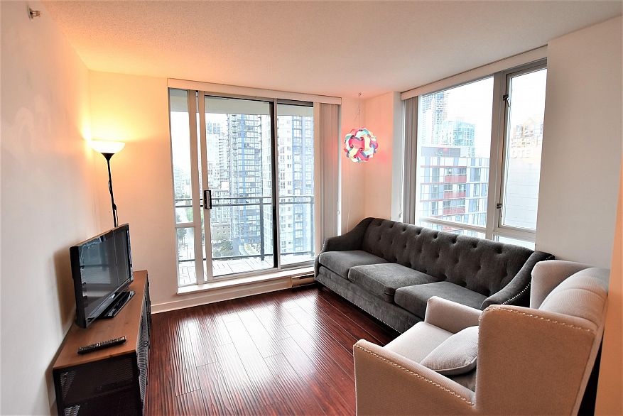 2010 1082 Seymour Street