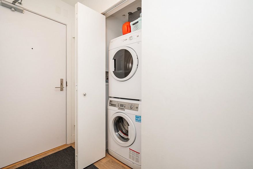 209 1788 Columbia Street