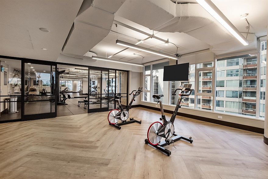 2501 1335 Howe Street