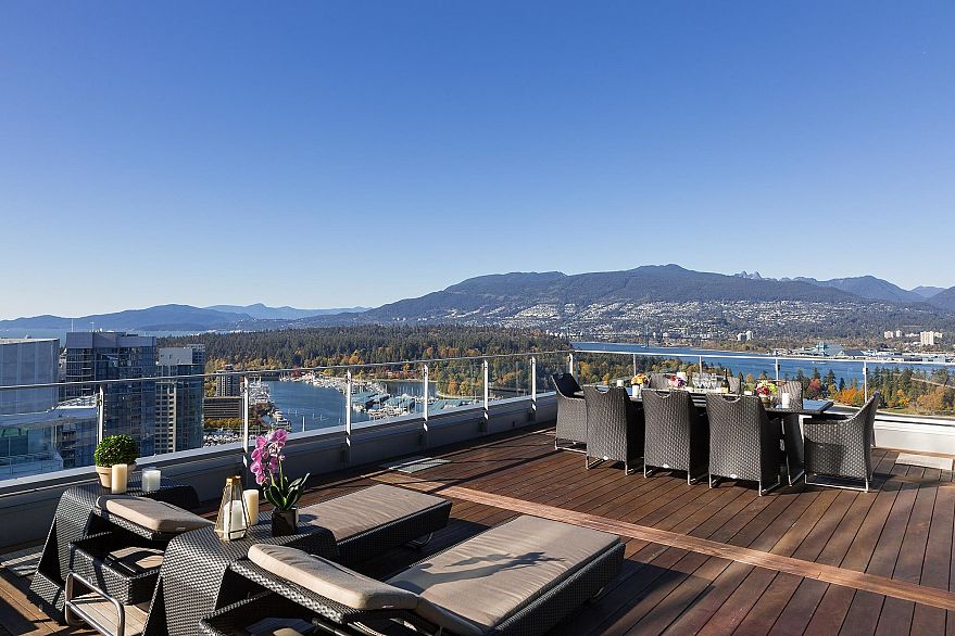 3101 277 Thurlow Street