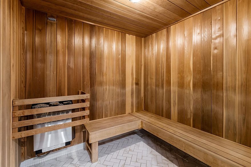 2501 1335 Howe Street