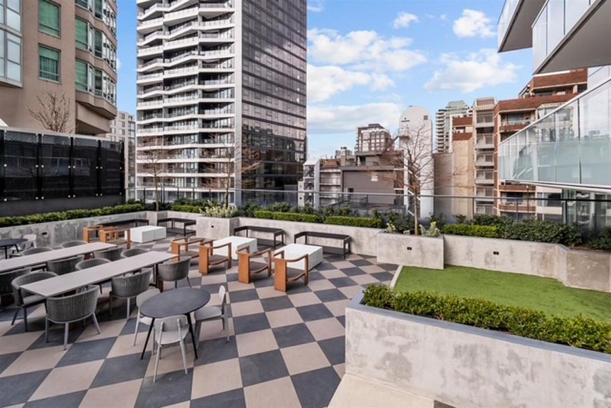 2501 1335 Howe Street