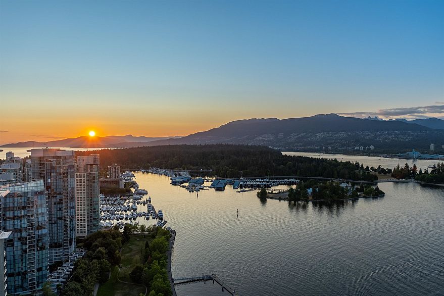 3101 277 Thurlow Street