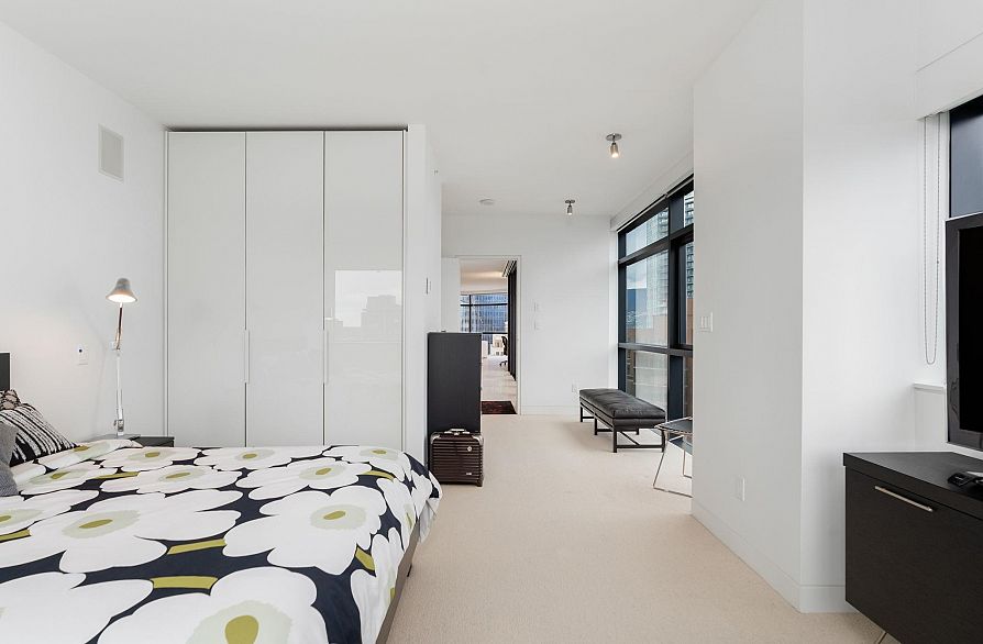 2401 838 W Hastings Street