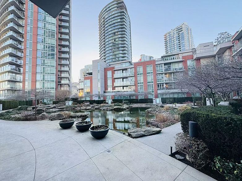 518 618 Abbott Street