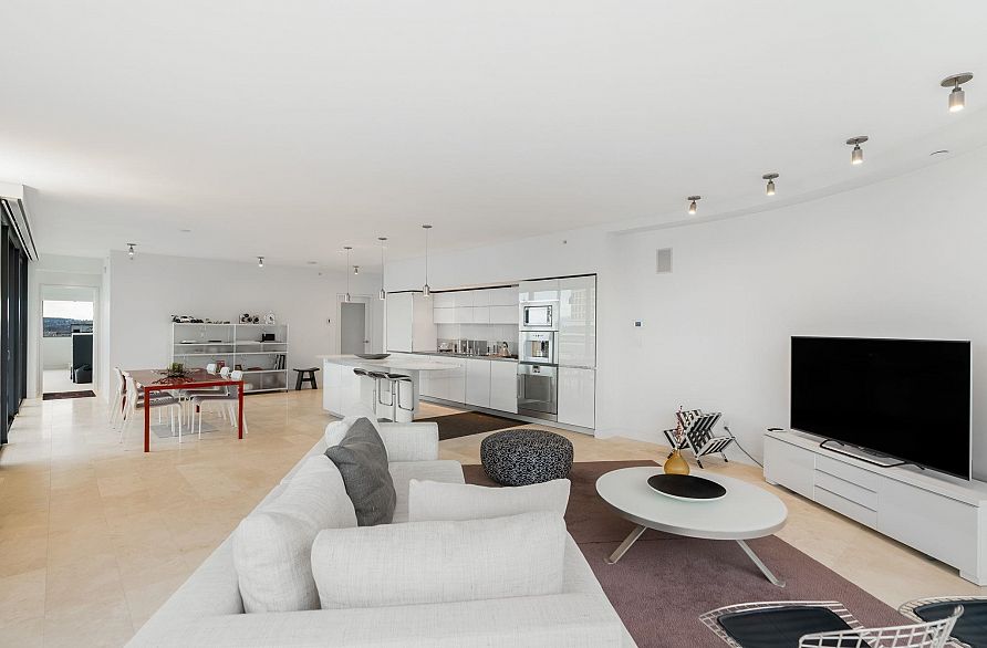 2401 838 W Hastings Street