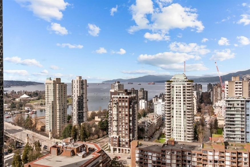 2501 1335 Howe Street