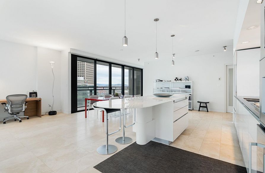 2401 838 W Hastings Street