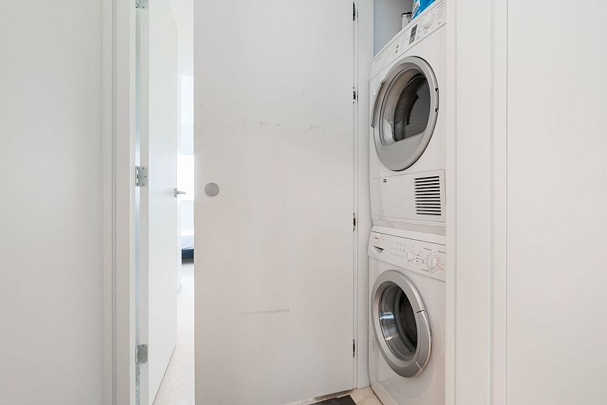 2401 838 W Hastings Street