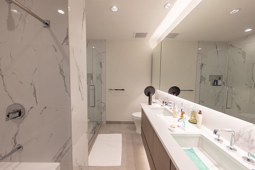 101 3636 W 39th Avenue