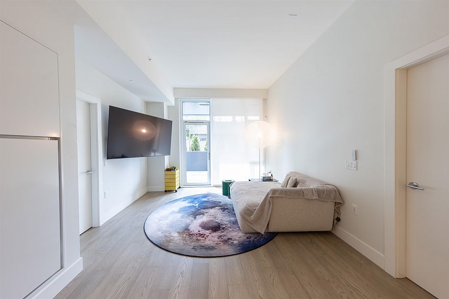 101 3636 W 39th Avenue