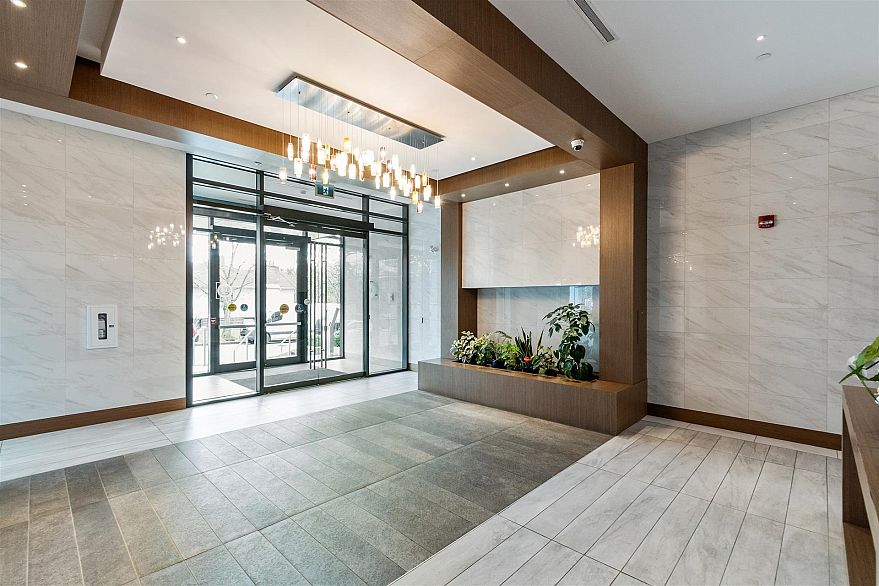 207 5693 Elizabeth Street