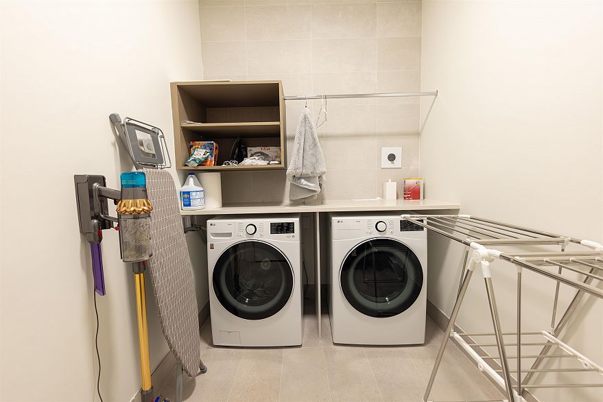 101 3636 W 39th Avenue