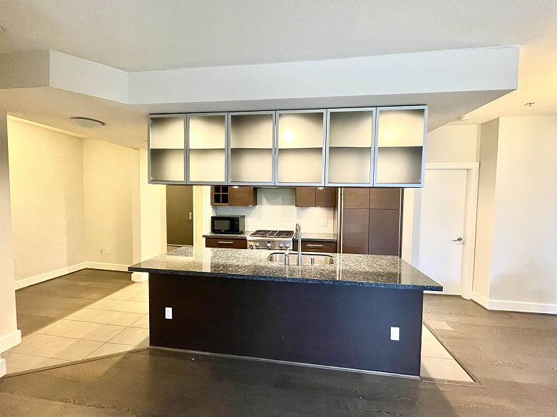 106 5928 Birney Avenue