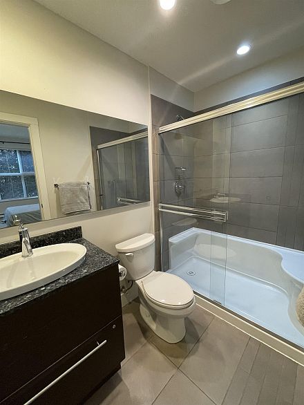 106 5928 Birney Avenue