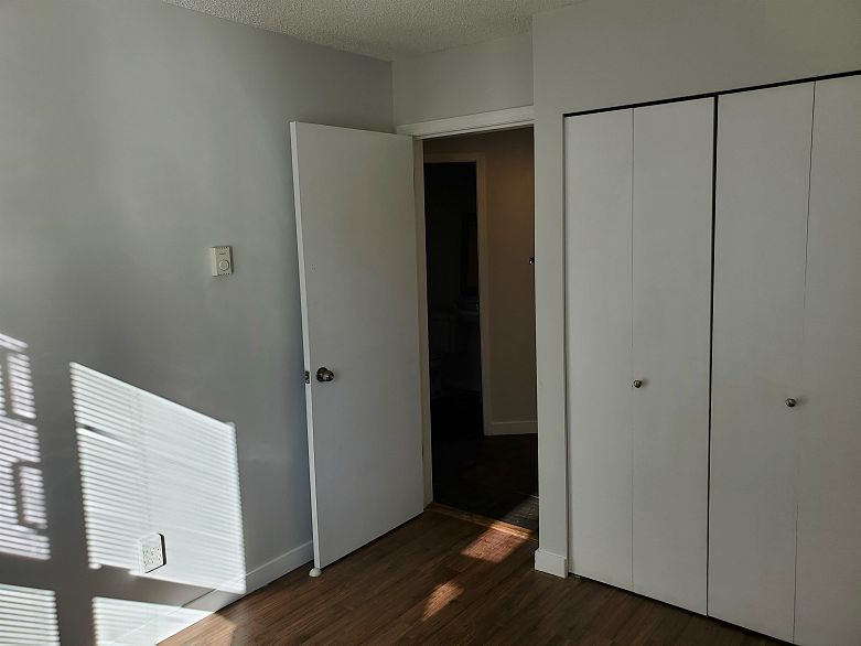 403 921 Thurlow Street