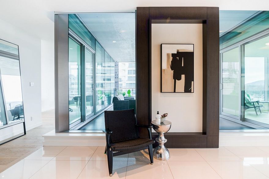 1601 277 Thurlow Street