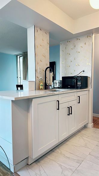 502 1850 Comox Street