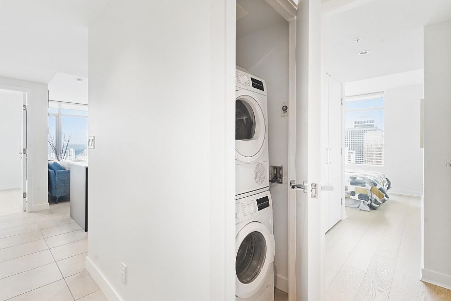 2306 1028 Barclay Street