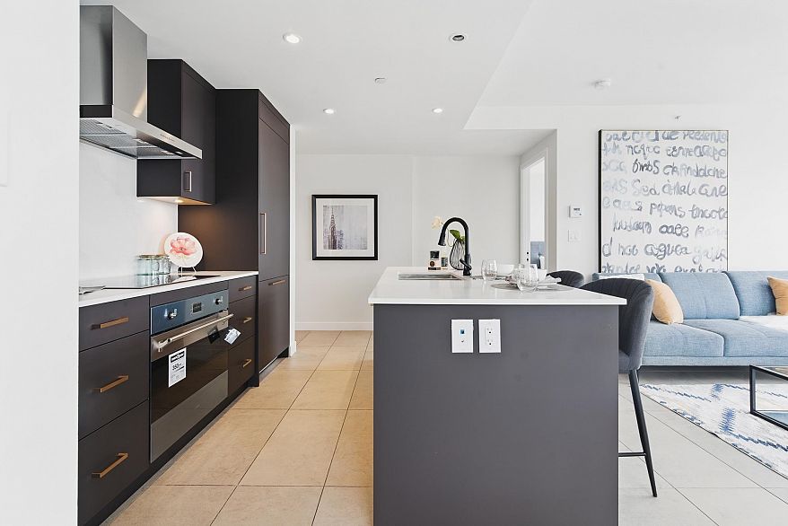 2306 1028 Barclay Street