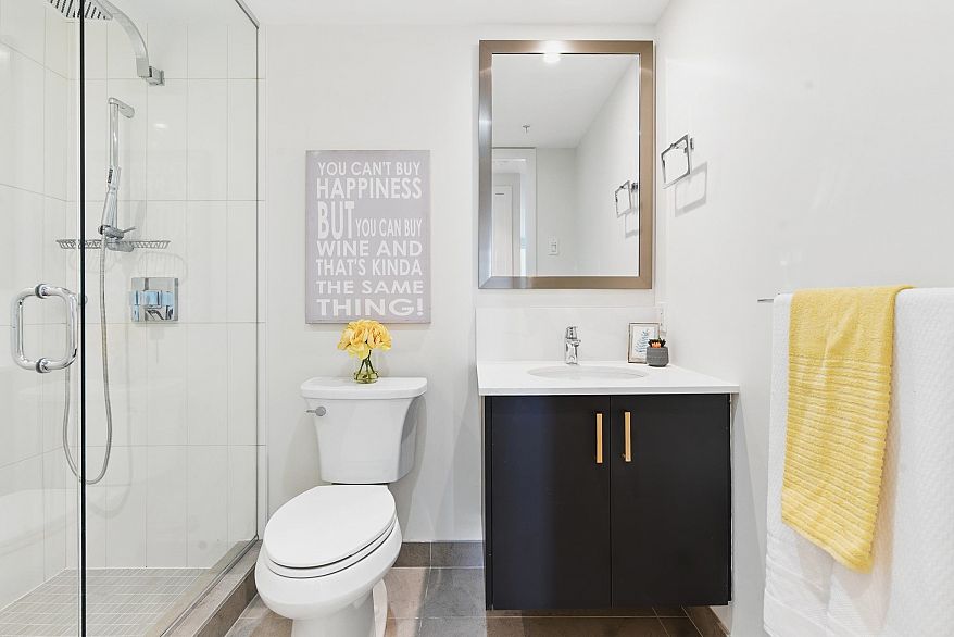 2306 1028 Barclay Street