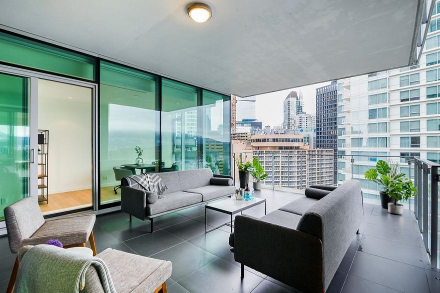 1601 277 Thurlow Street