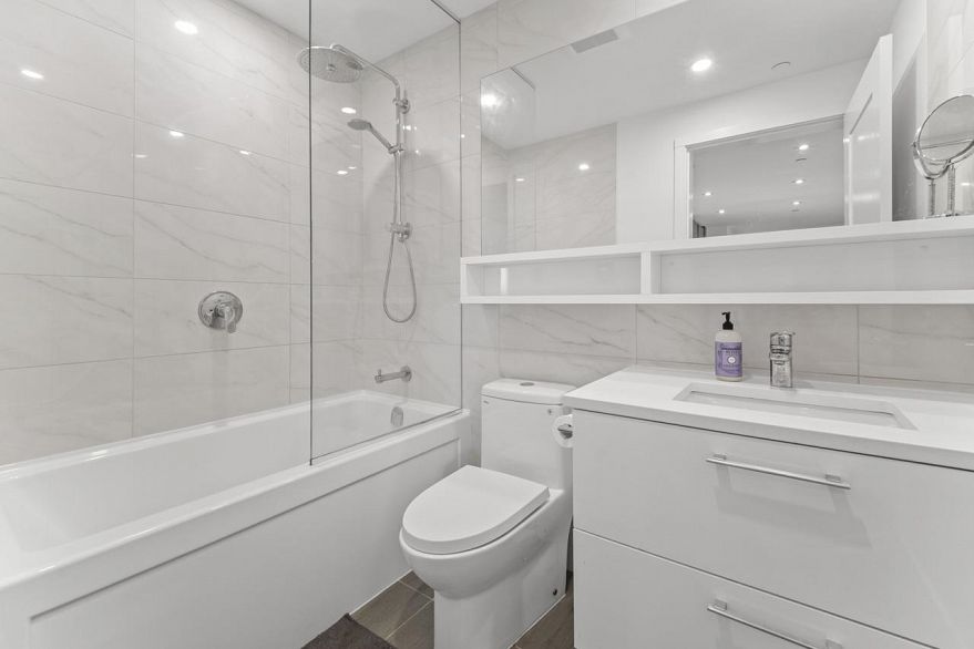 408 5693 Elizabeth Street