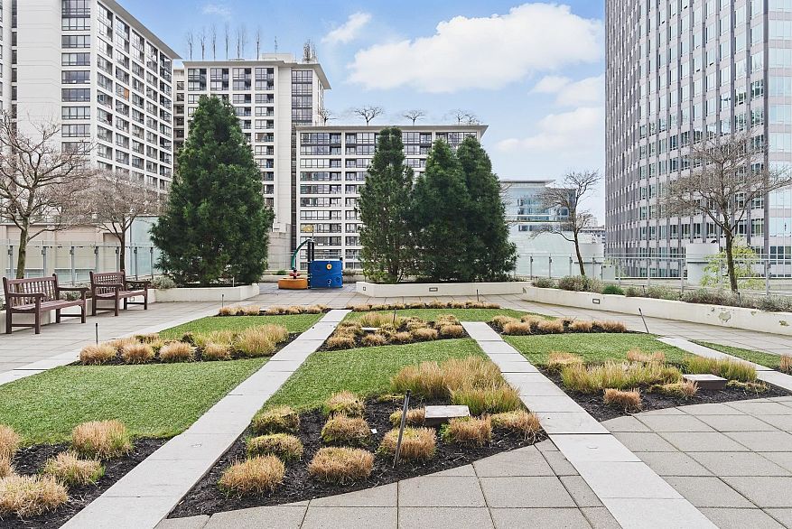 2306 1028 Barclay Street