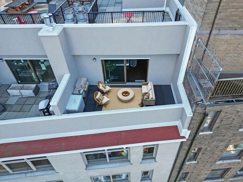 806 518 Beatty Street