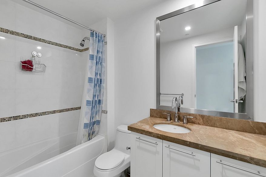 1904 1616 Bayshore Drive