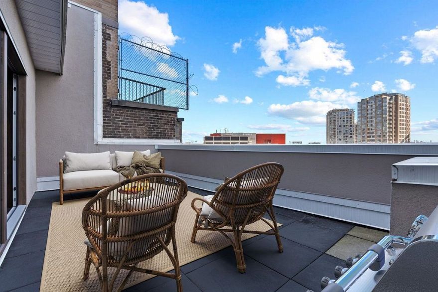 806 518 Beatty Street