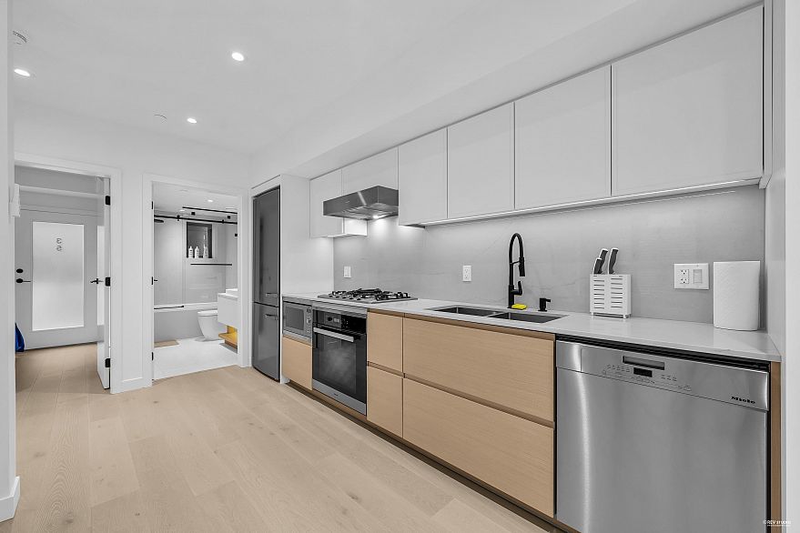 35-530 W 28th Avenue
