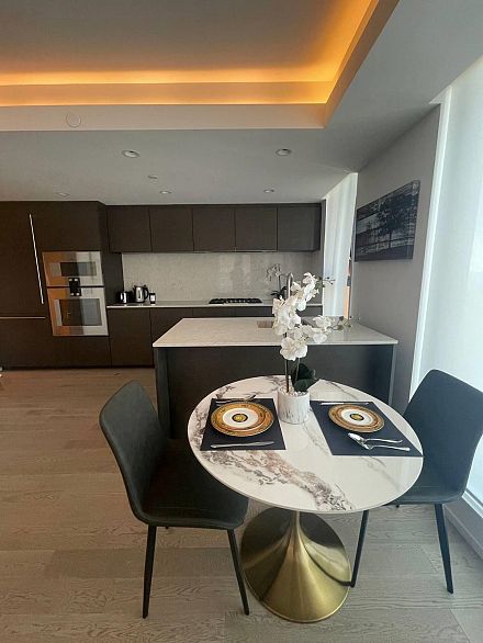 1803 1408 Robson Street