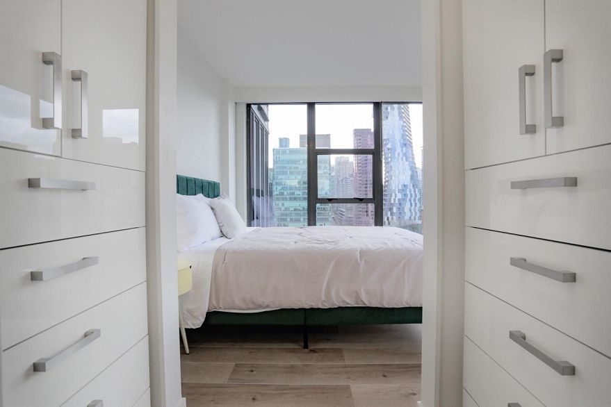 1701 1723 Alberni Street