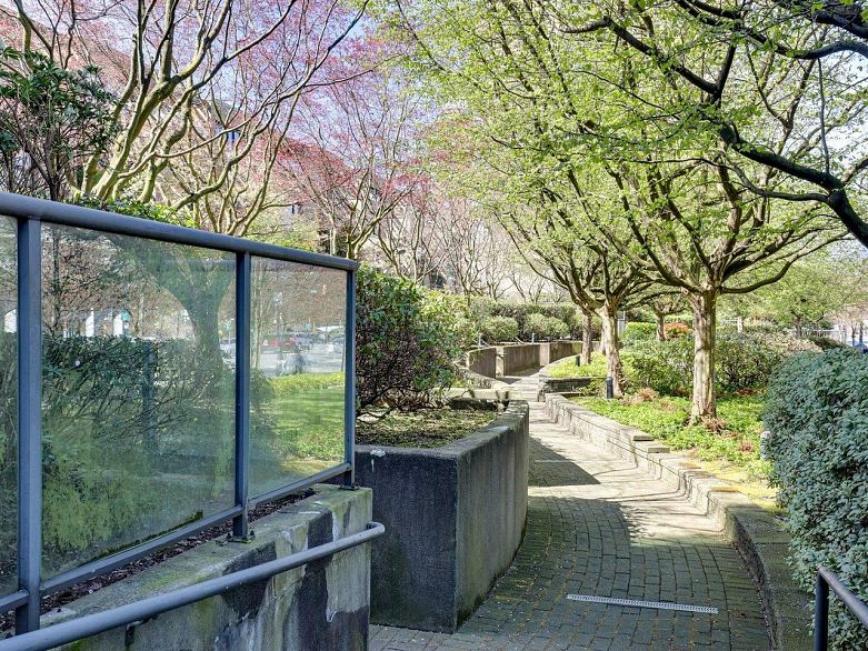 2406 1723 Alberni Street