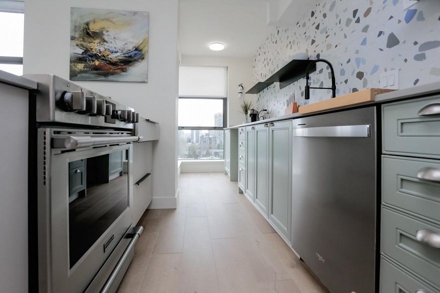 1701 1723 Alberni Street