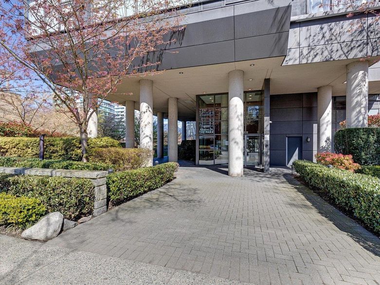 2406 1723 Alberni Street