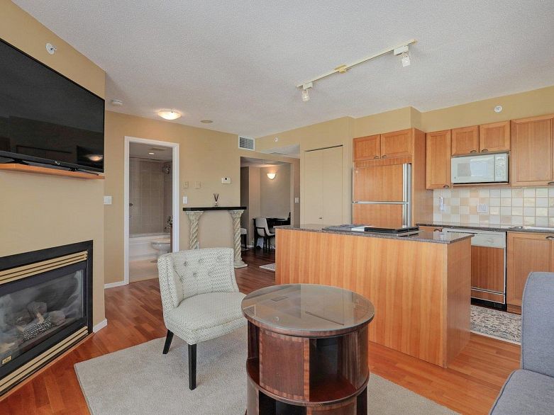 2406 1723 Alberni Street