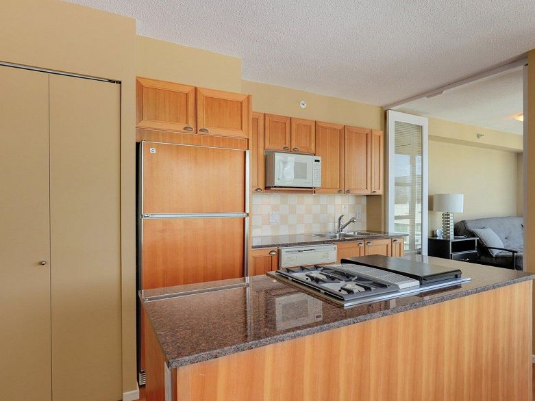 2406 1723 Alberni Street