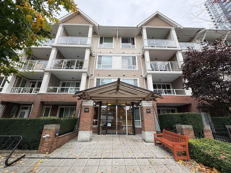 415 3651 FOSTER AVENUE, Vancouver BC V5R 0A2