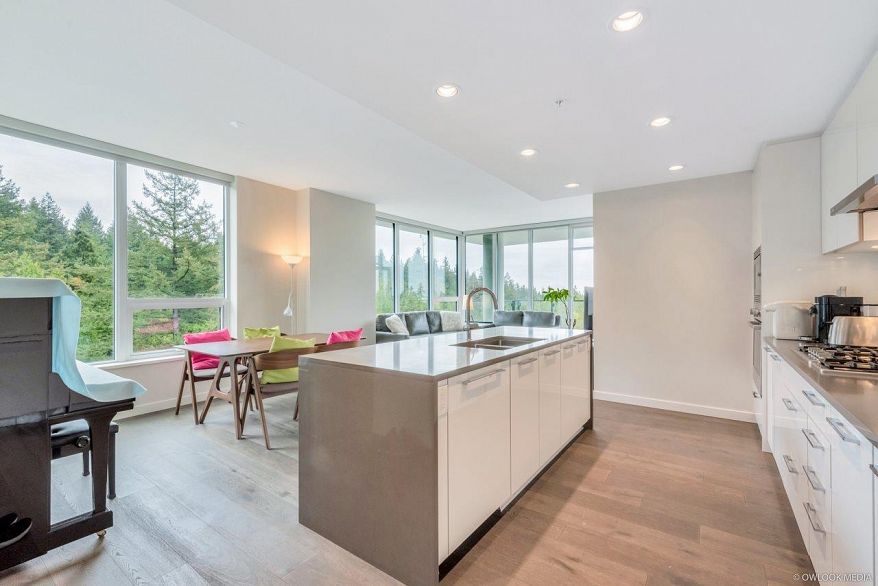 1108 3487 Binning Road