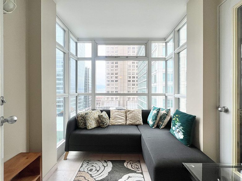 907 438 Seymour Street