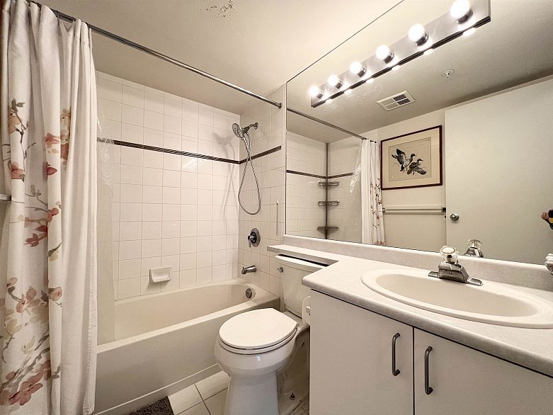 907 438 Seymour Street