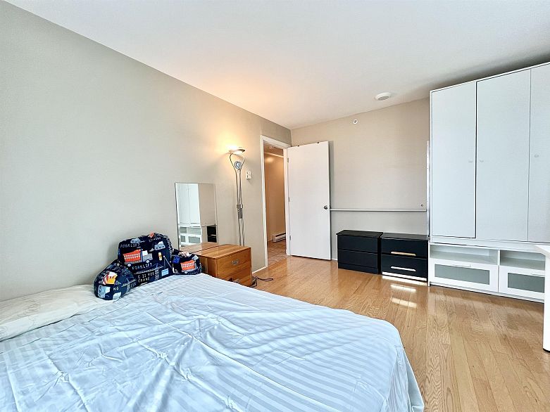 907 438 Seymour Street