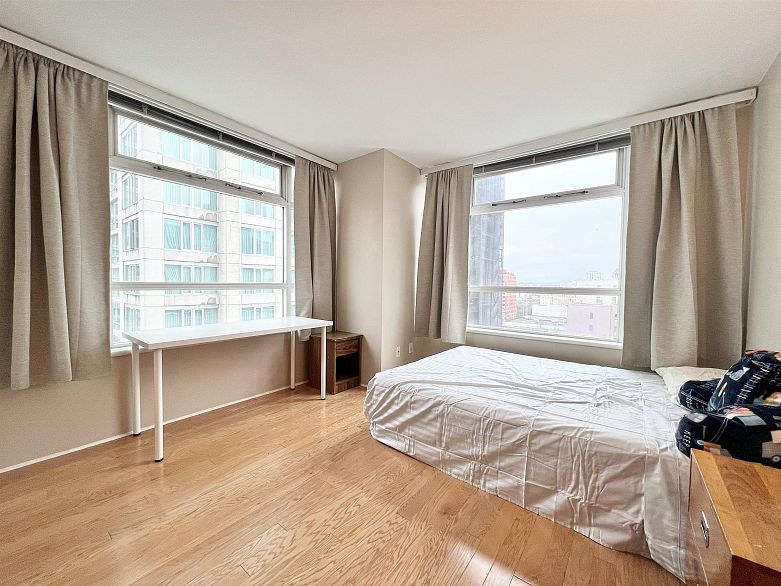 907 438 Seymour Street