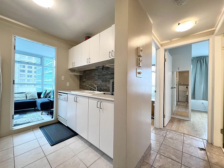 907 438 Seymour Street